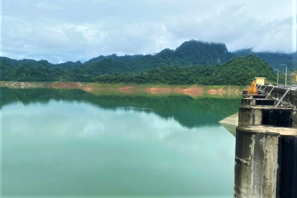 Ho thuy dien mien Bac van tich nuoc, han che huy dong phat dien hinh anh