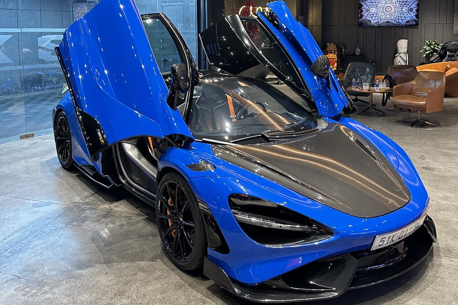 Sieu xe McLaren 765LT duoc ngan hang dau gia khoi diem 27,5 ty dong hinh anh