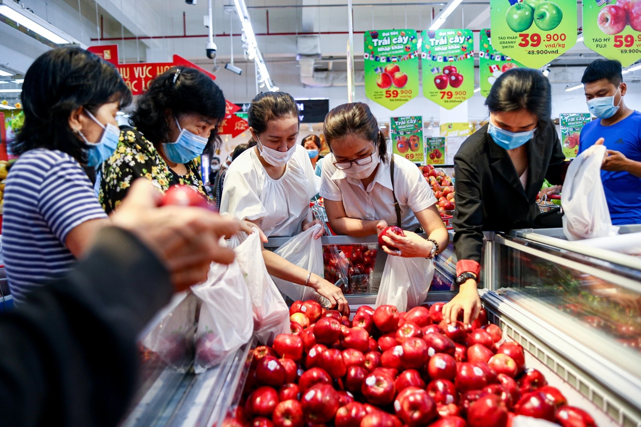 Doanh nghiep TP.HCM chi hon 22.000 ty dong chuan bi hang Tet 2024 hinh anh