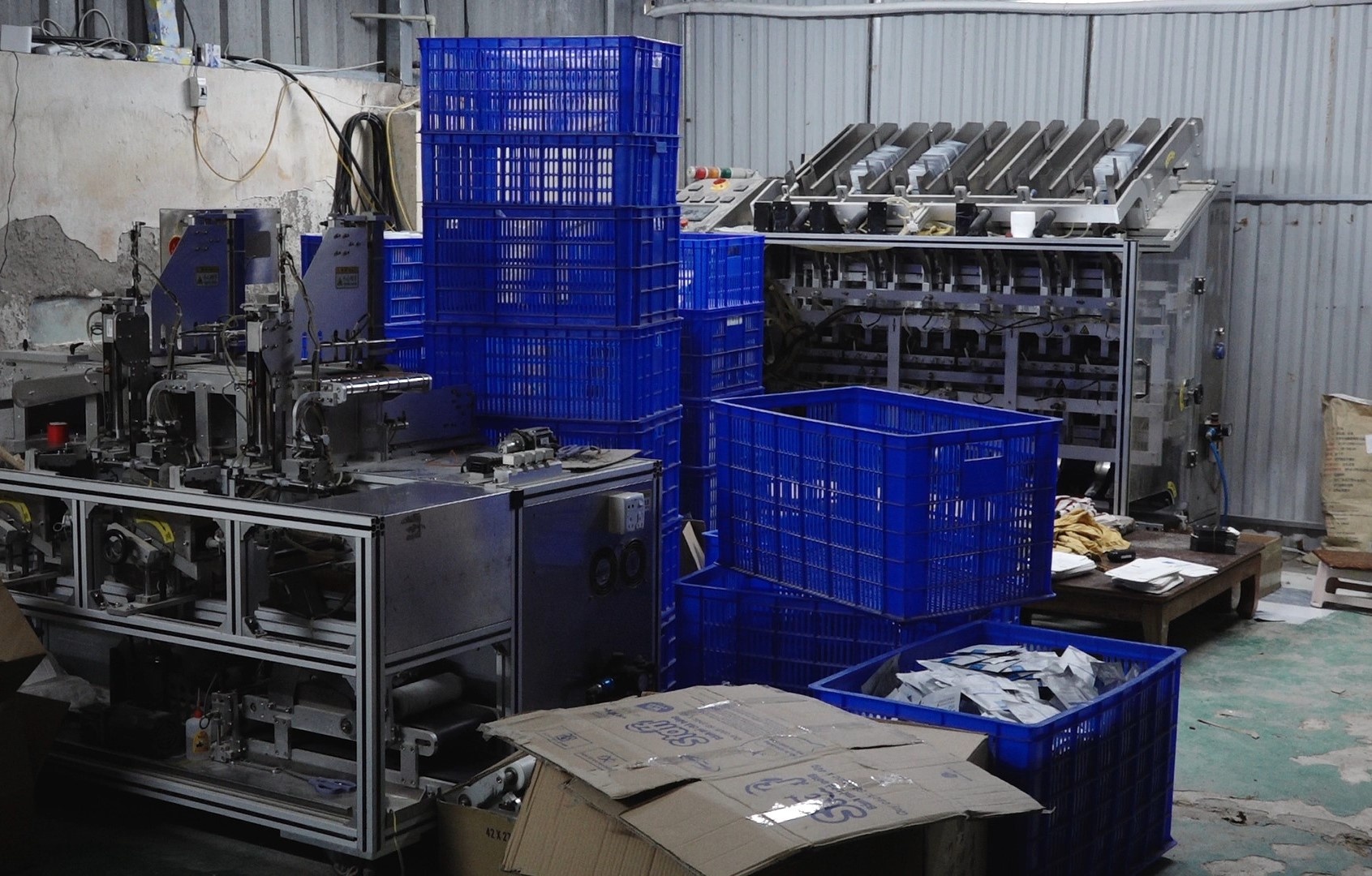 sản xuất hàng giả ảnh 1 san xuat hang gia anh 1