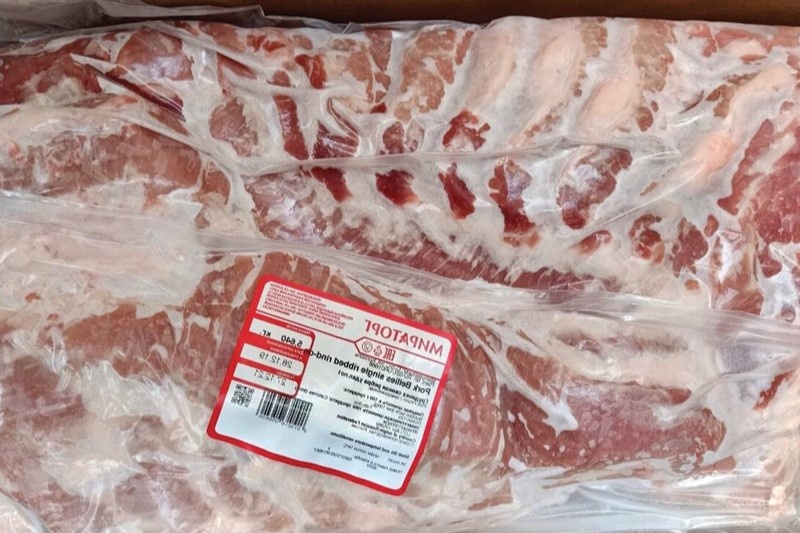 Viet Nam tang nhap khau thit heo tu Nga, gia gan 70.000 dong/kg hinh anh