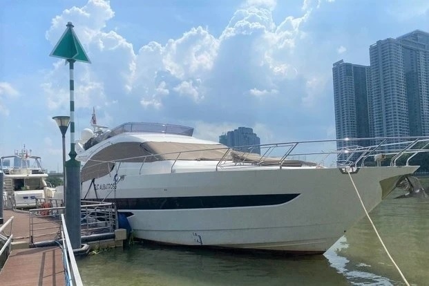 du thuyen FLC Albatross anh 1