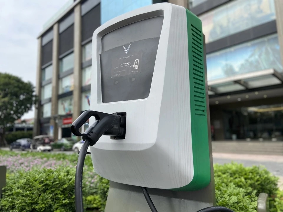 vinfast dat tram sac anh 1