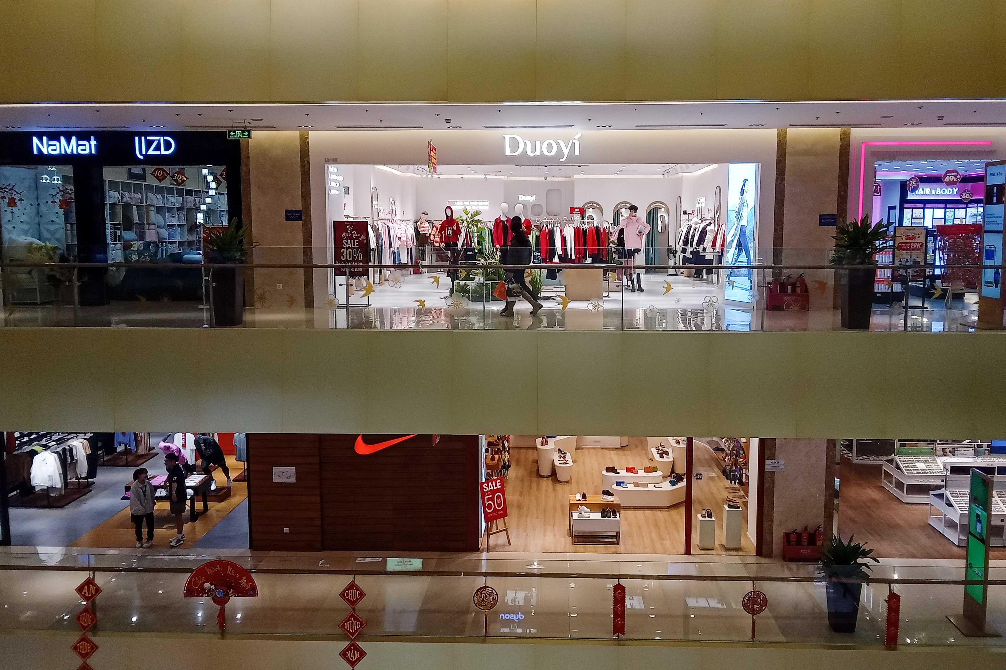 trung tam thuong mai anh 2