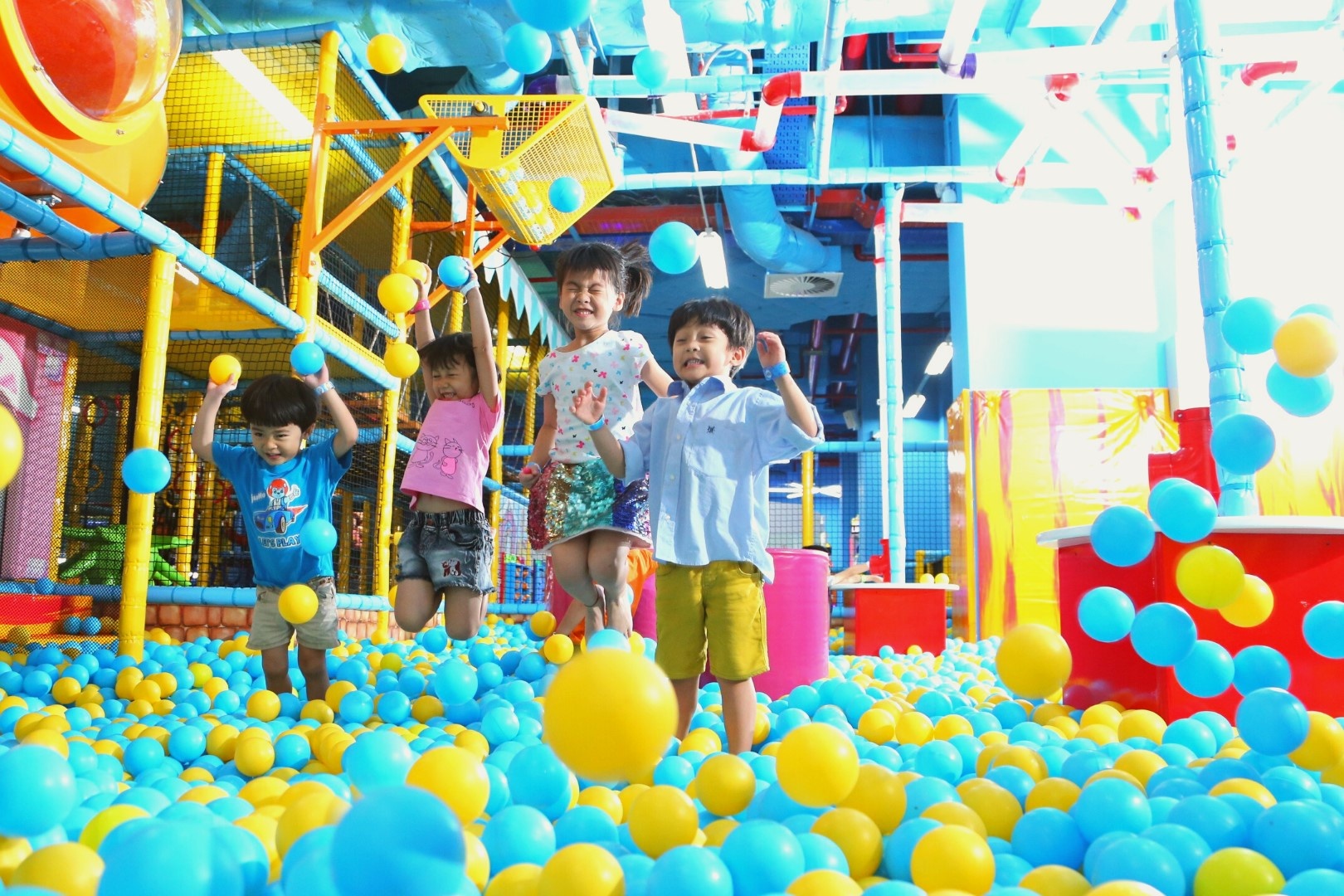 Chuoi vui choi tre em tiNiWorld dong cua hang loat chi nhanh hinh anh