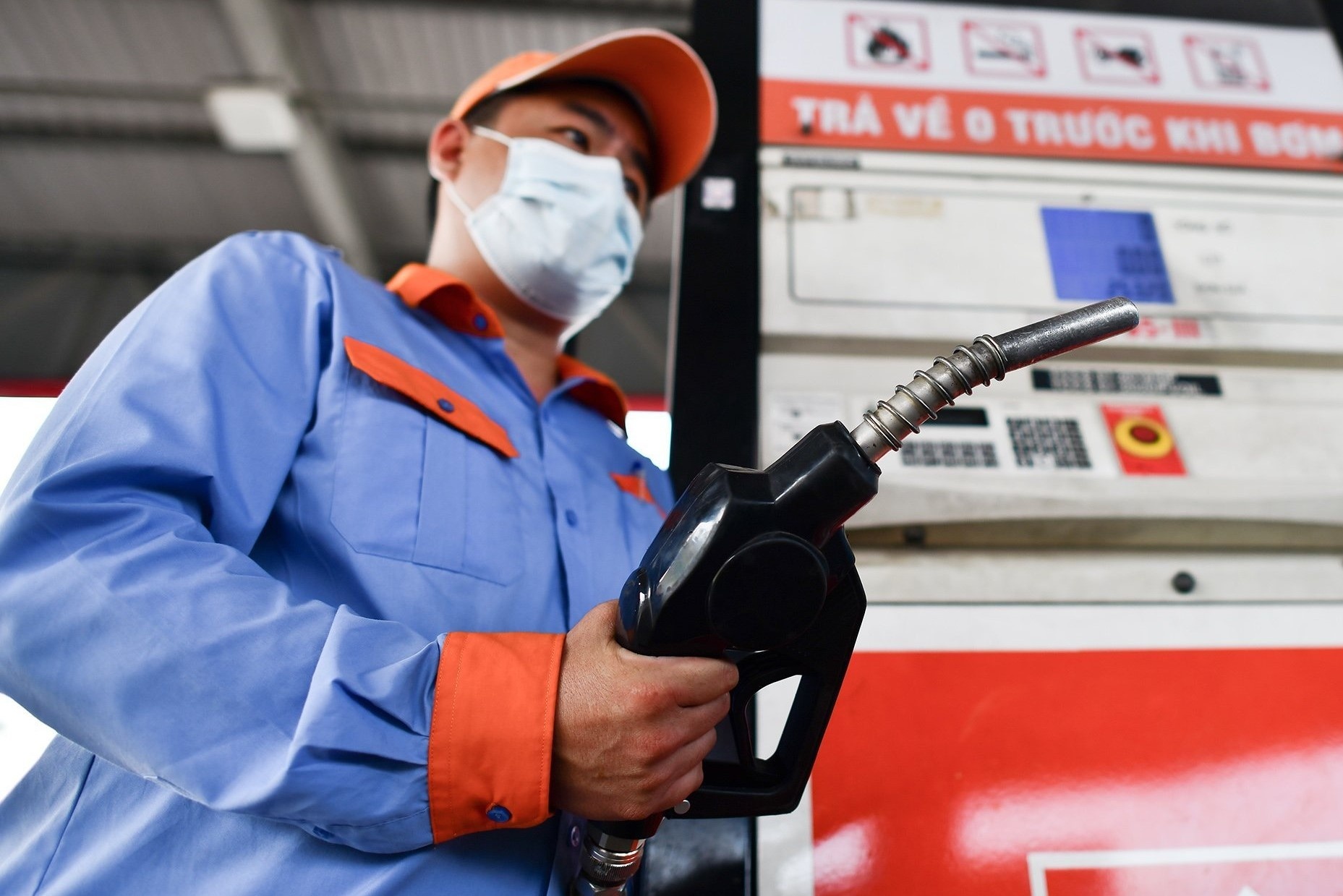 Gia xang lai tang len sat 24.000 dong/lit hinh anh