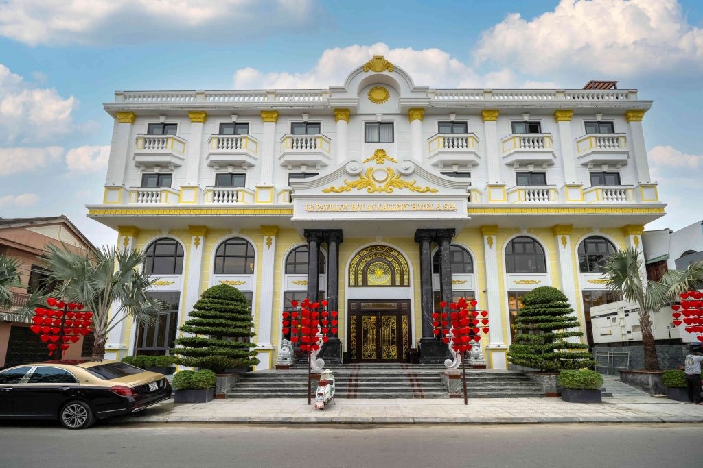 Ngan hang rao ban 'dai ha gia' loat khach san Le Pavillon o Hoi An hinh anh