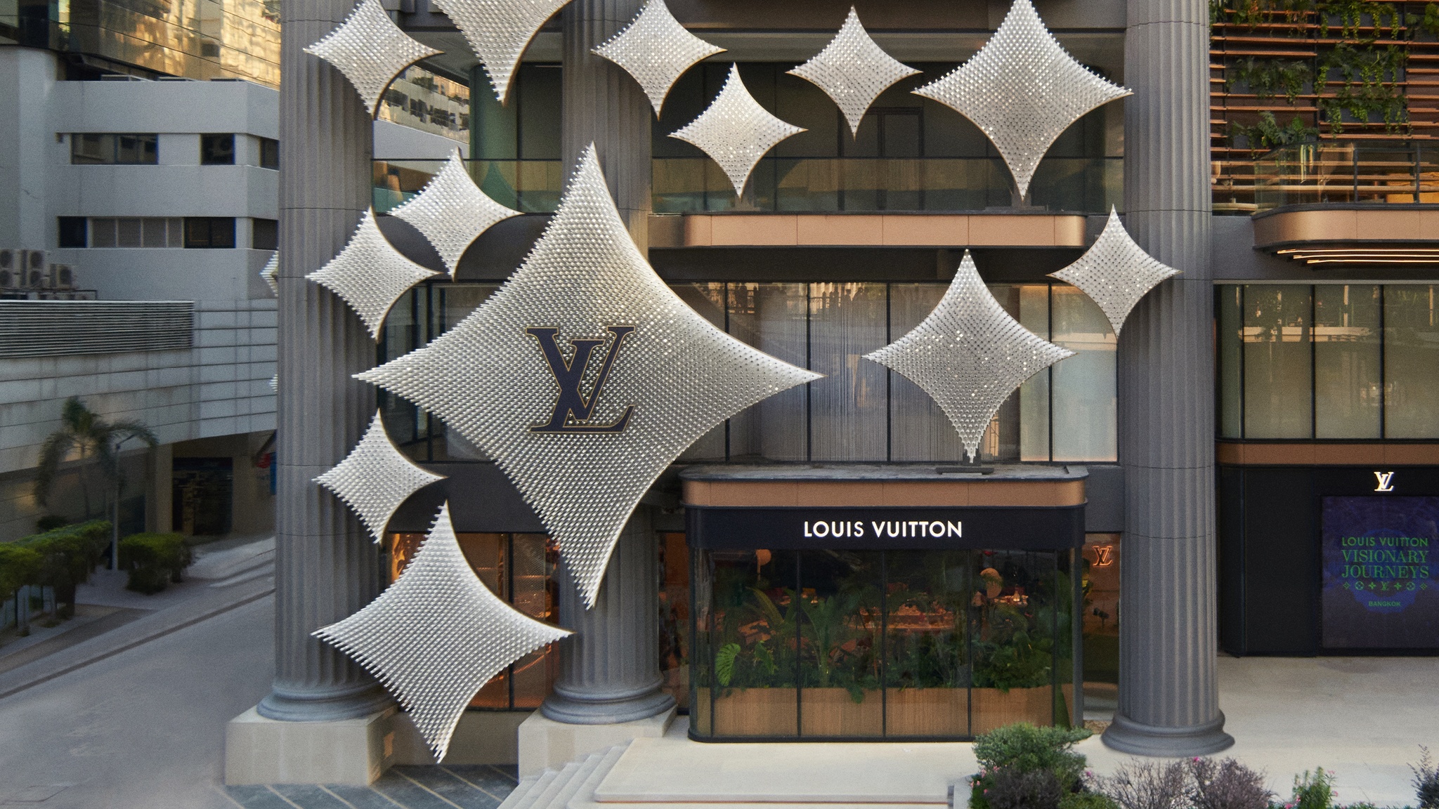 Louis Vuitton mo nha hang dau tien o Dong Nam A hinh anh
