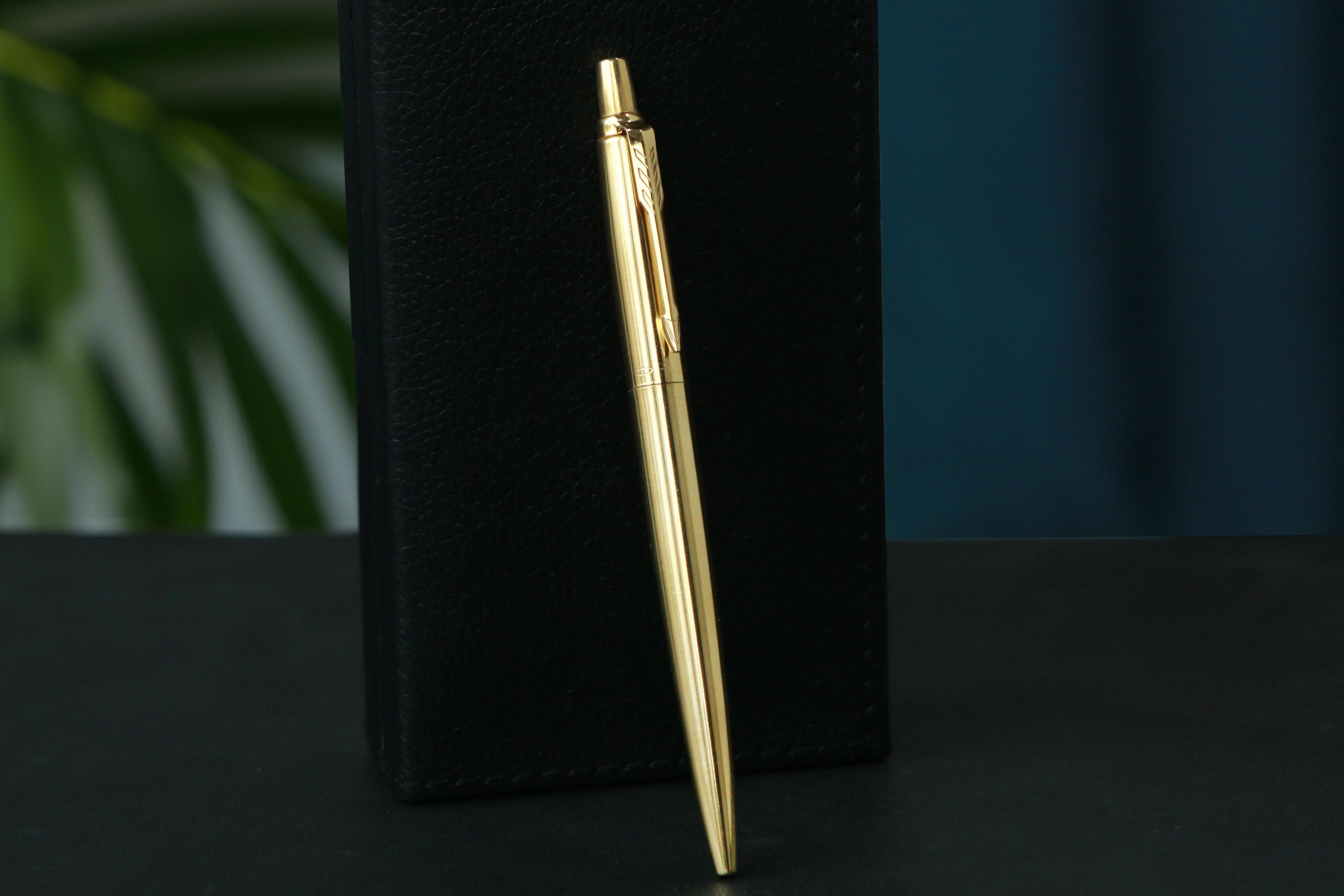 Mot ngan hang chi 500 trieu dong mua but ma vang tang dip 8/3 hinh anh