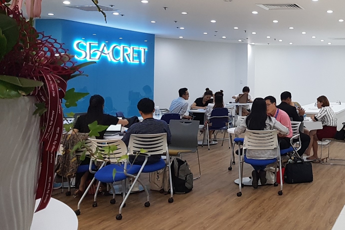 Mot cong ty da cap o TP.HCM bi cuong che vi no thue hinh anh