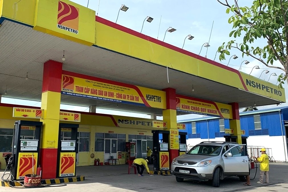 'Dai gia' xang dau mien Tay lai cham tra lai trai phieu hinh anh