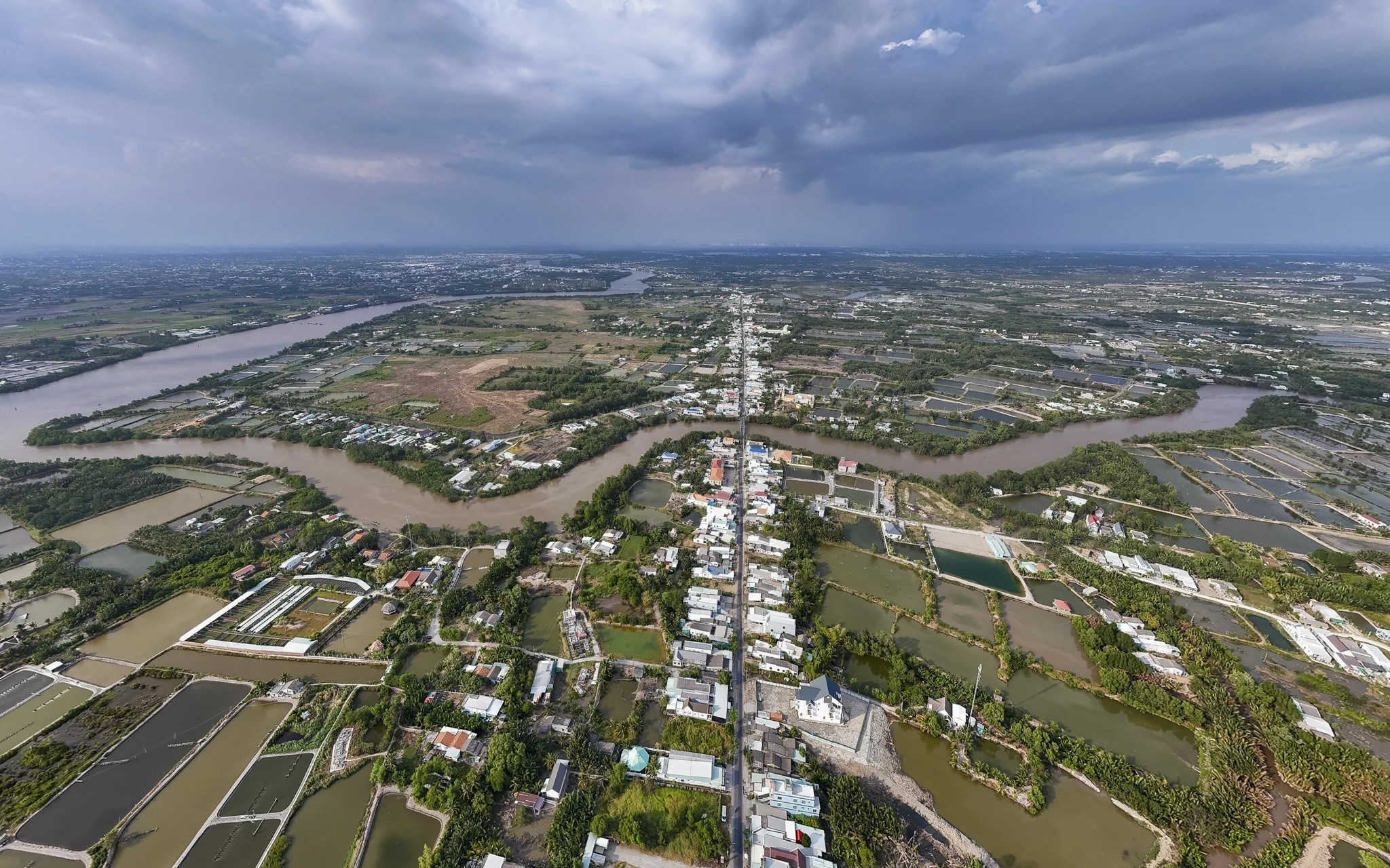 Long An dong y cho cong ty ba Dang Thi Hoang Yen lui tien do dau tu hinh anh
