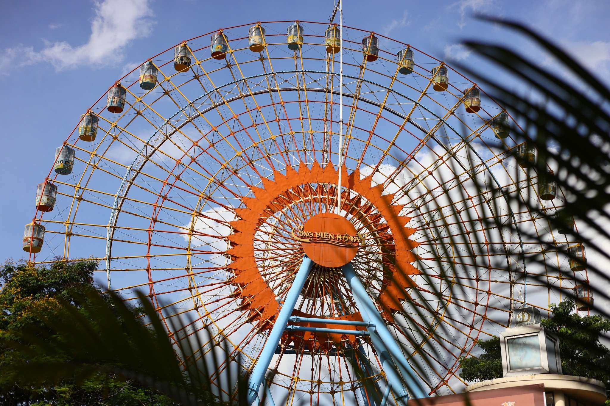 Cong vien nuoc Ho Tay thanh ly mot loat thiet bi tro choi hinh anh