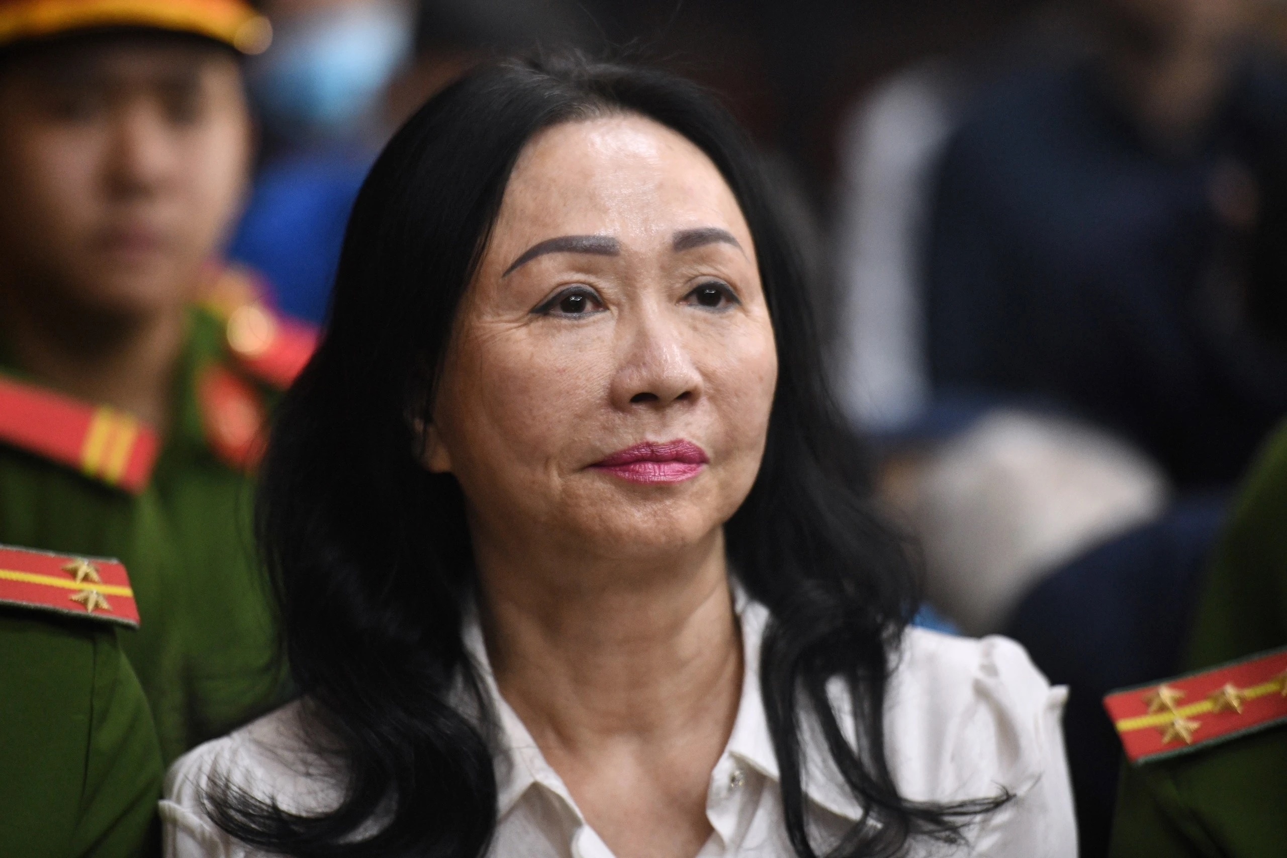 Loat doanh nghiep phai nop lai tien da nhan tu Truong My Lan hinh anh