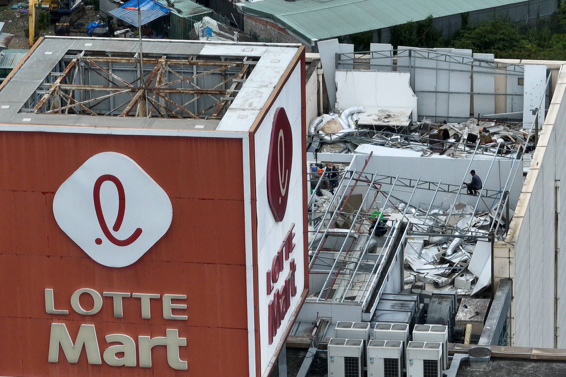 Lotte Mart quan 7 thao do gan 500 m2 xay khong phep hinh anh