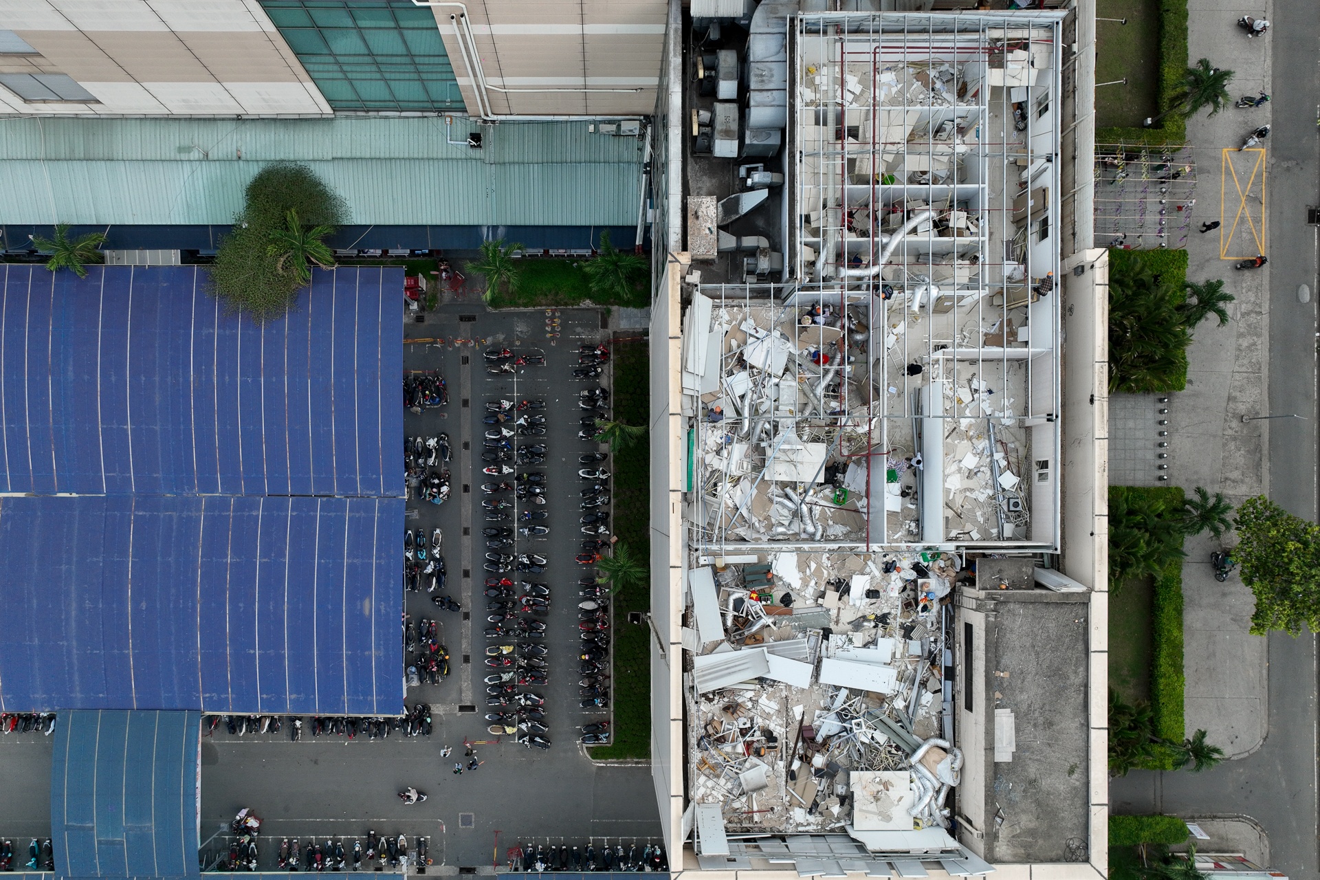 cong trinh sai phep lotte anh 2