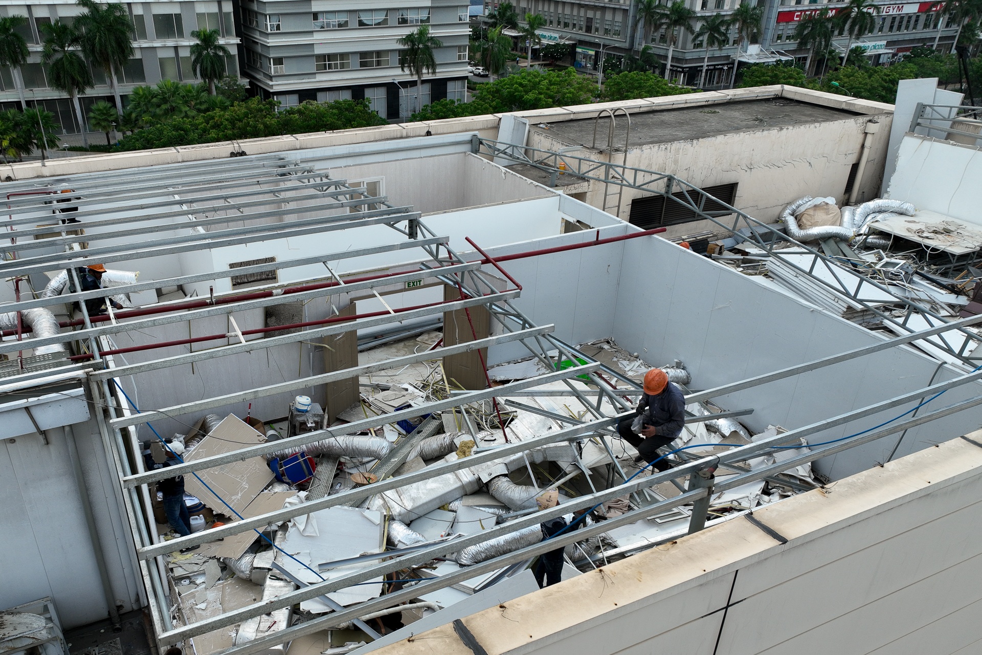 cong trinh sai phep lotte anh 3