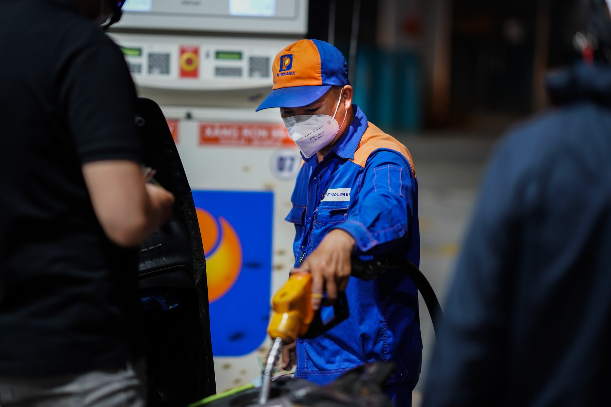 Gia xang du bao giam ngay mai hinh anh