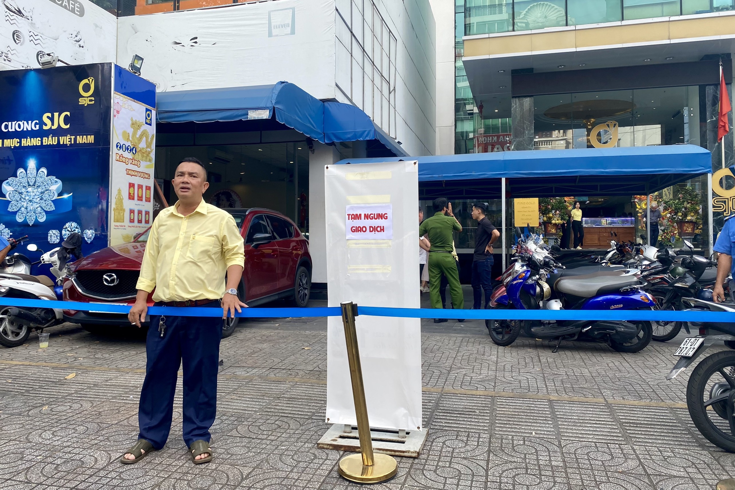 gia vang ngan hang anh 4