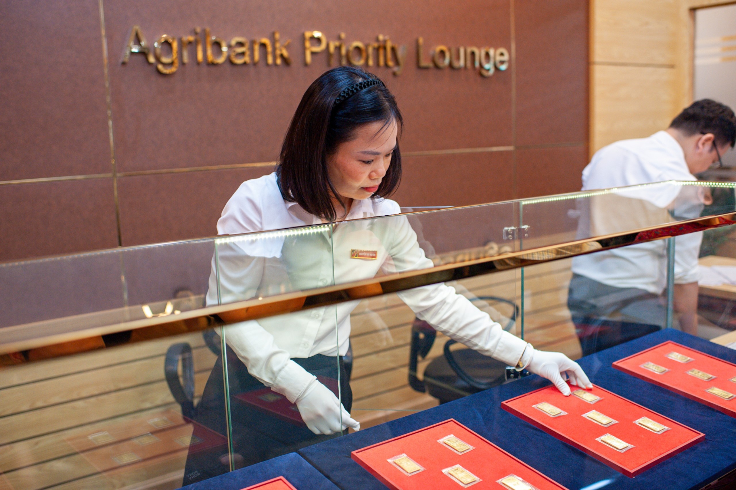 Agribank tang them 5 diem ban vang tu tuan sau hinh anh