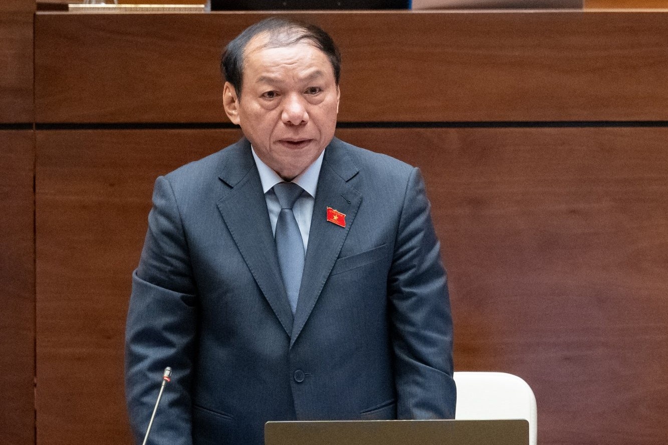 Bo truong Nguyen Van Hung: Gia ve may bay da ha nhiet hinh anh