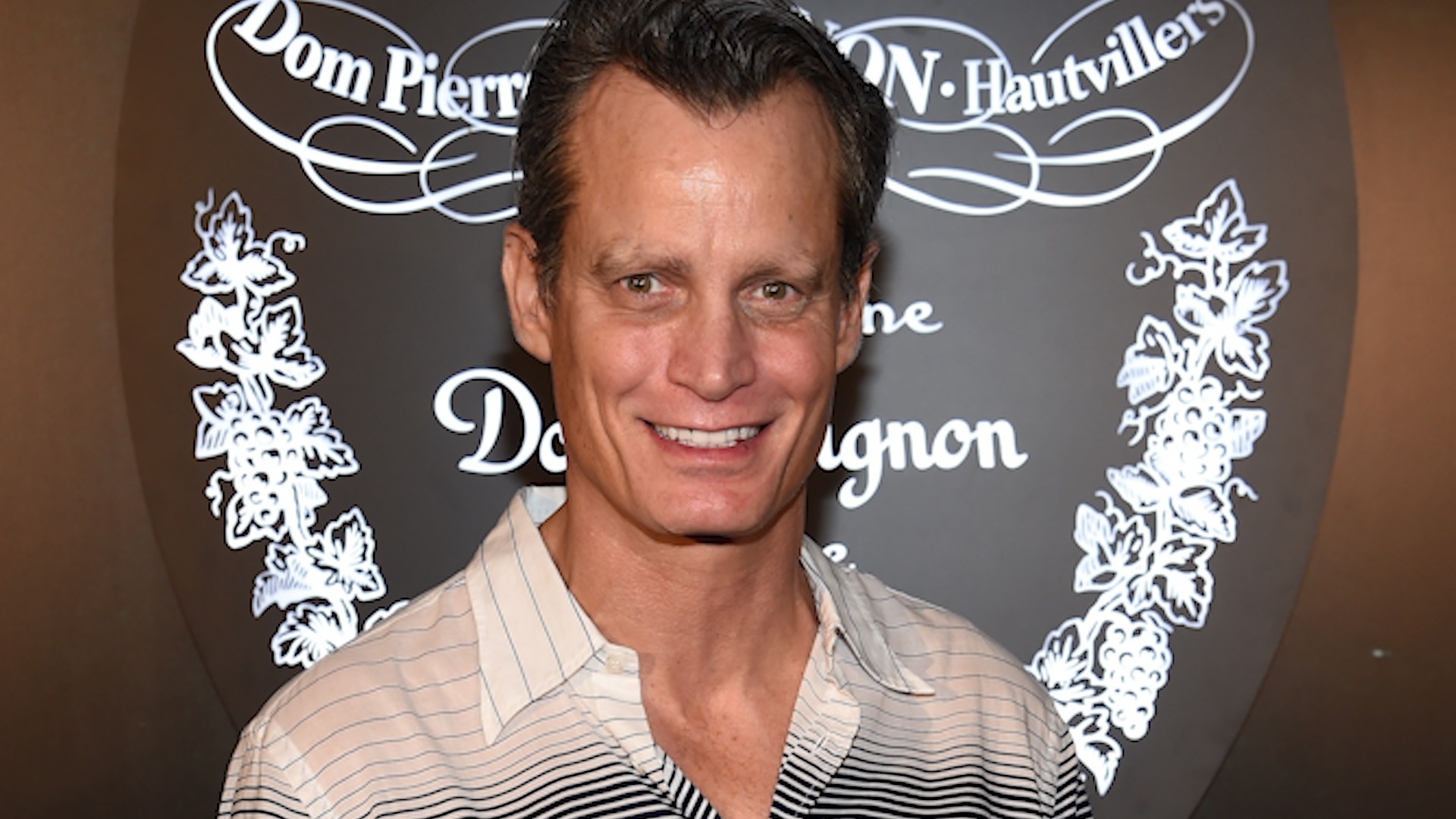 Nhung nguoi tu tay vut bo hang tram trieu USD tien so hinh anh