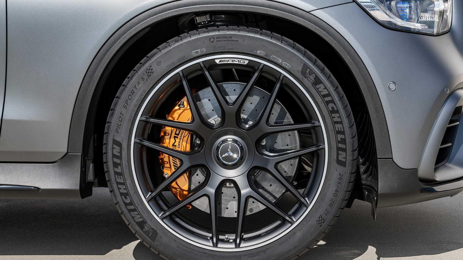 Mercedes-AMG nang cap GLC 63 anh 6