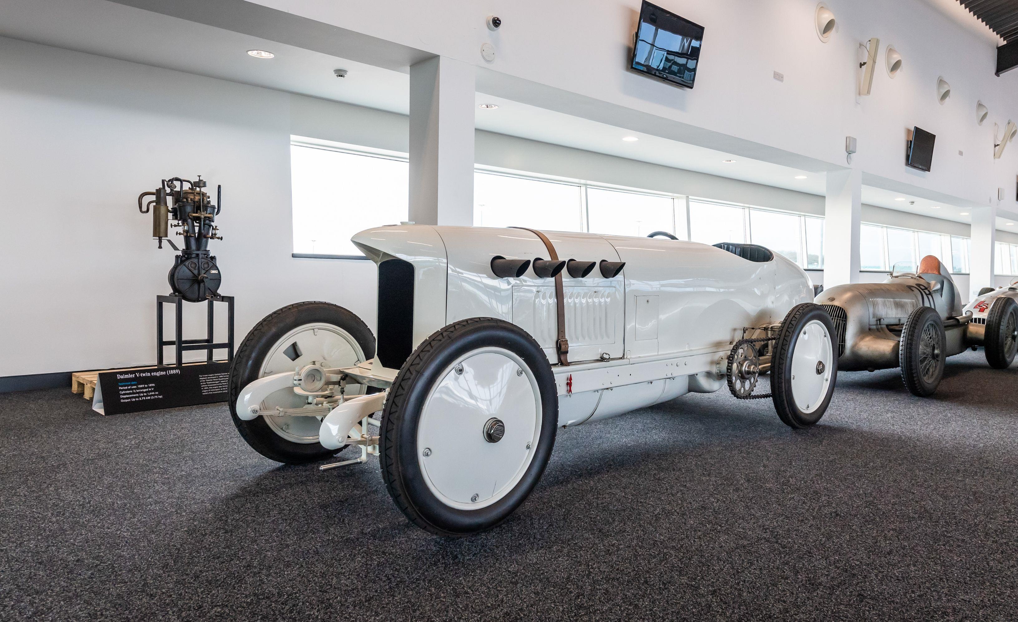 bo suu tap xe dua cua Mercedes anh 1