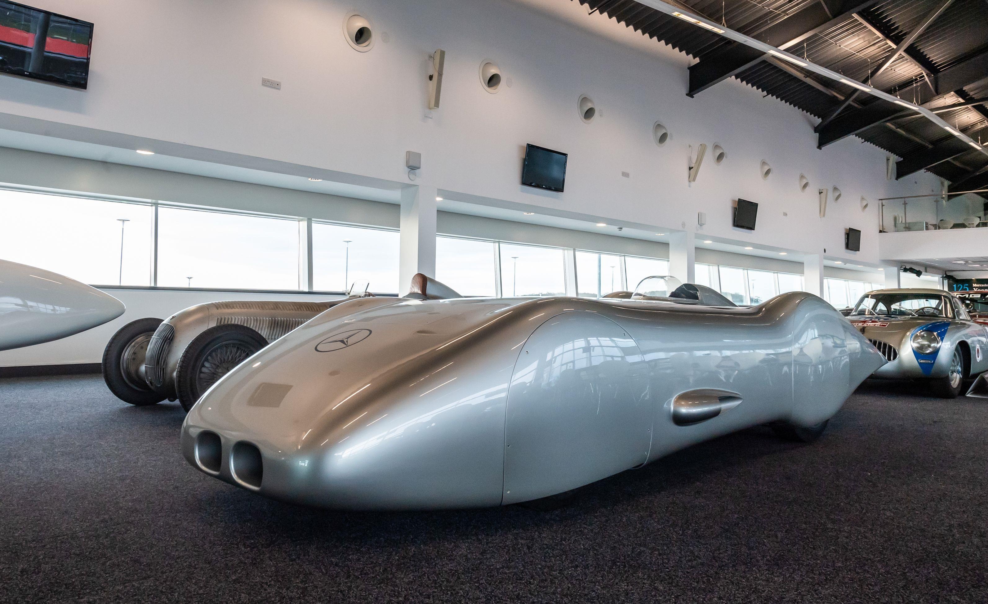 bo suu tap xe dua cua Mercedes anh 6