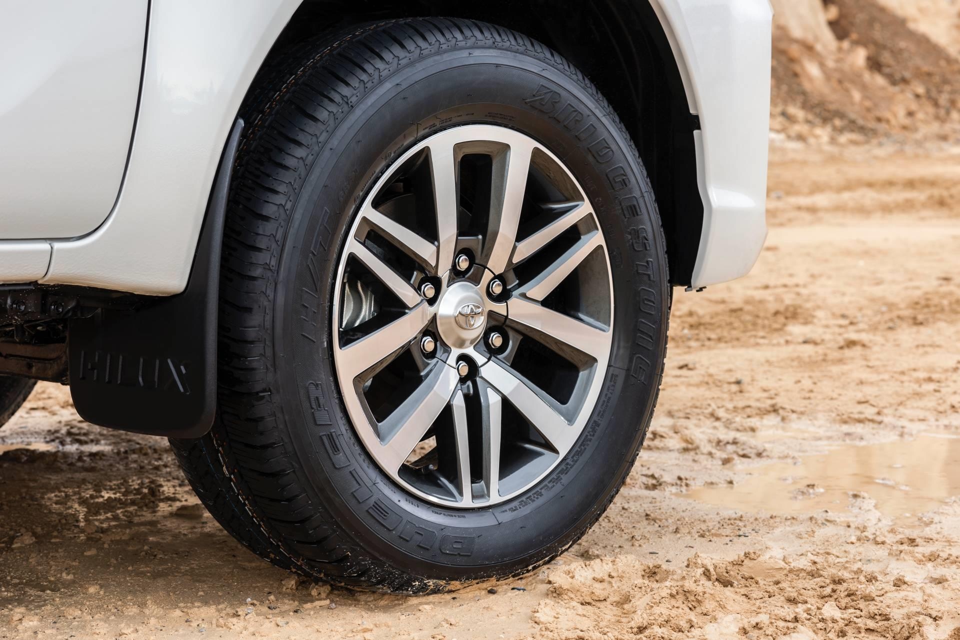 Toyota Hilux ban dac biet cho chau Au anh 5