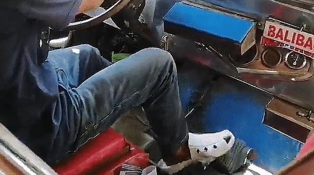 Sang so bang chan chi trong mot not nhac hinh anh