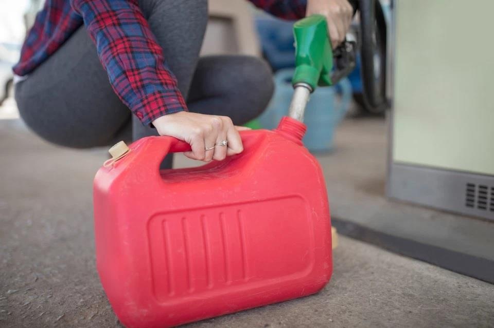 nhung van dung can thiet mang theo xe anh 3