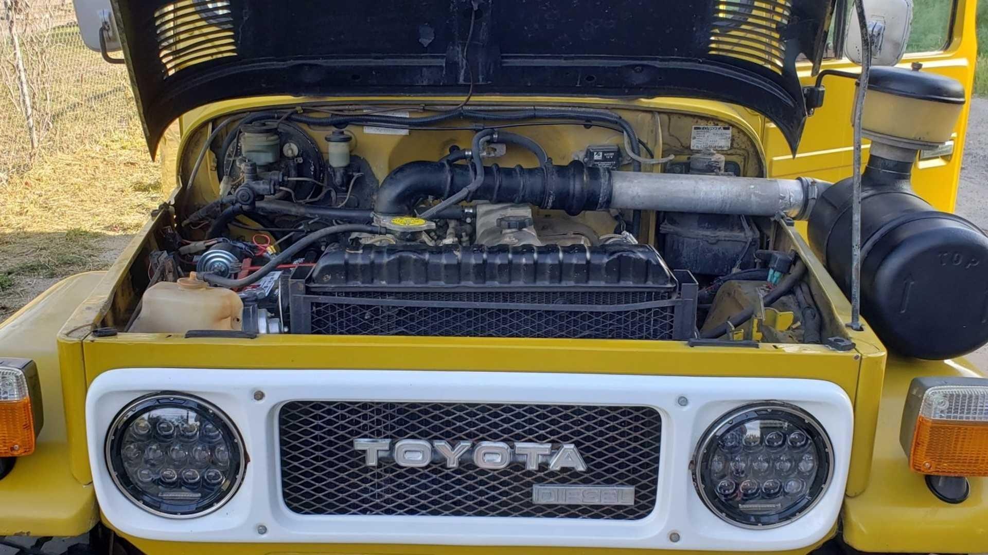 dau gia SUV co cua Toyota anh 4