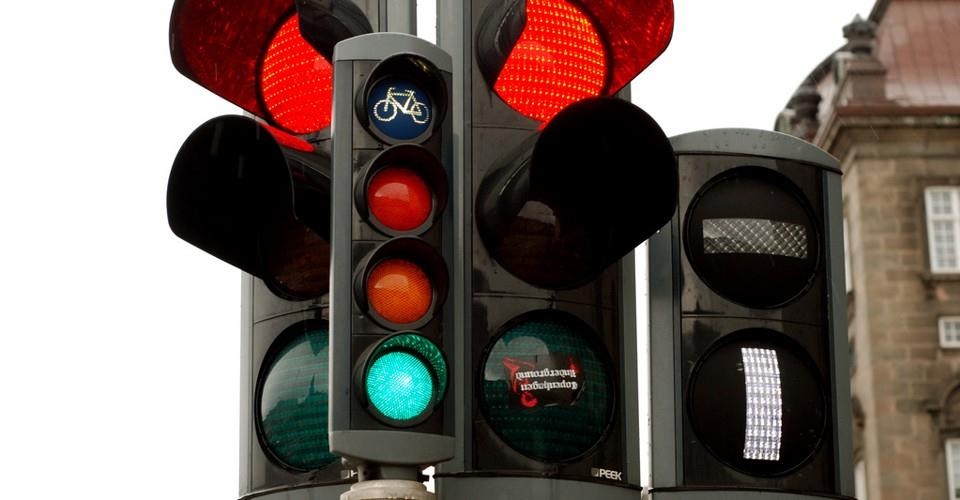 có thể can thiệp vào đèn tín hiệu giao thông được không ảnh 1 co the can thiep vao den tin hieu giao thong duoc khong anh 1