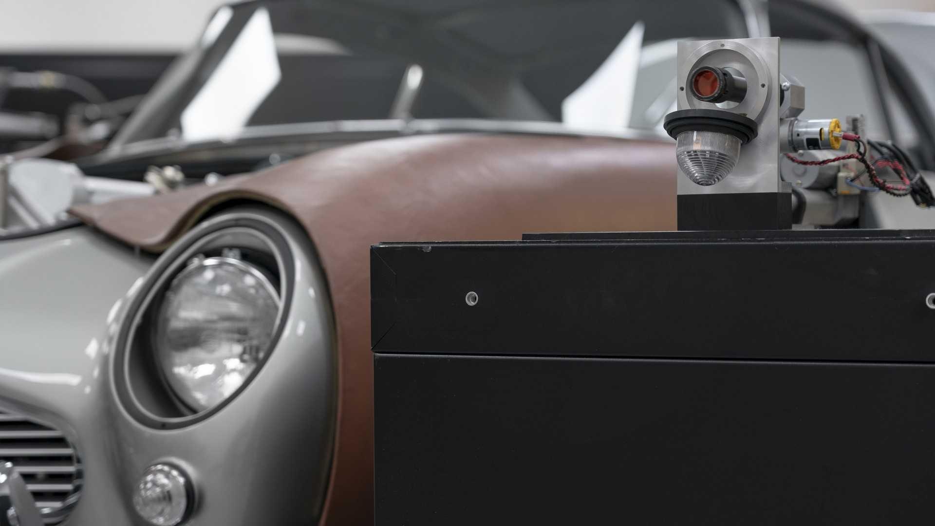 Aston Martin bat dau san xuat sieu xe James Bond anh 3