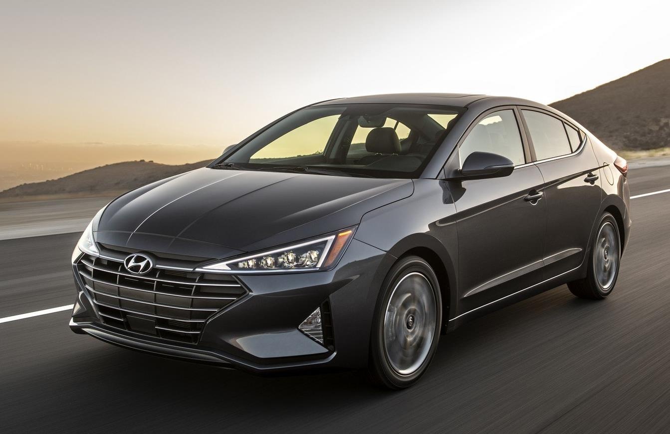 Hyundai Elantra 2020 tang gia, chuyen sang hop so vo cap CVT hinh anh