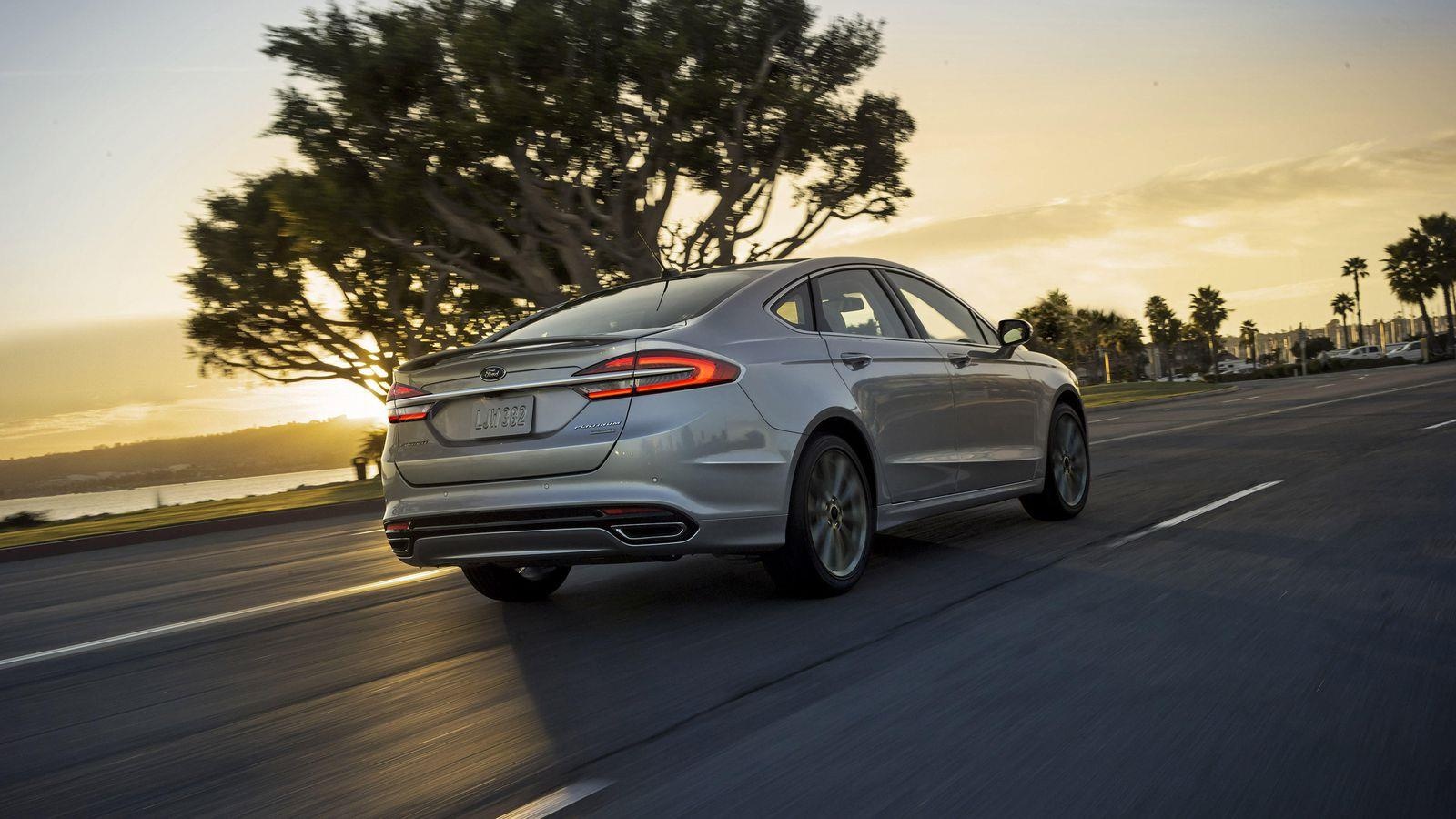 Ford trieu hoi Fusion vi loi can so anh 4