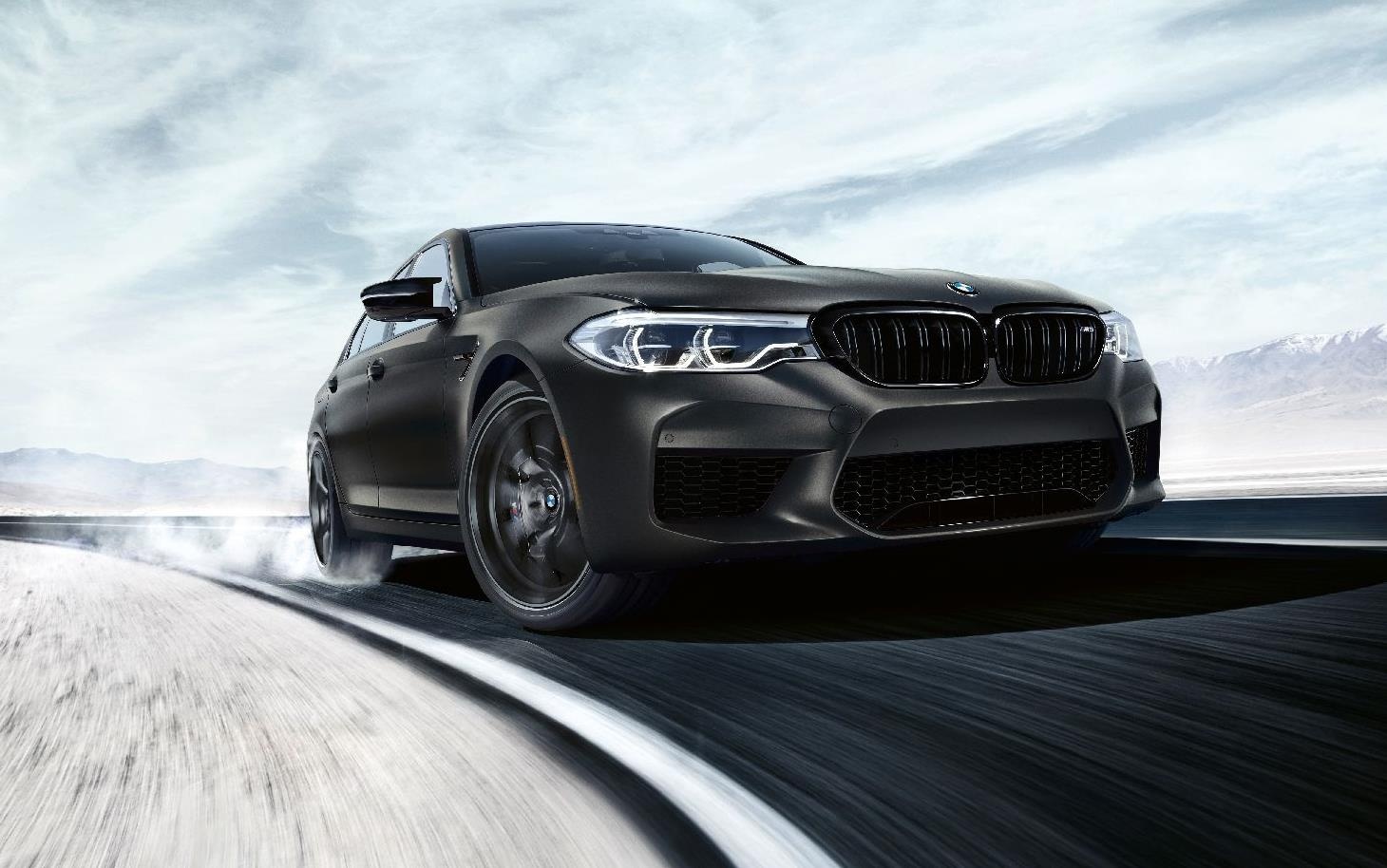 Noi that sang chanh, BMW M5 2020 gay soc voi gia ban cao chot vot hinh anh