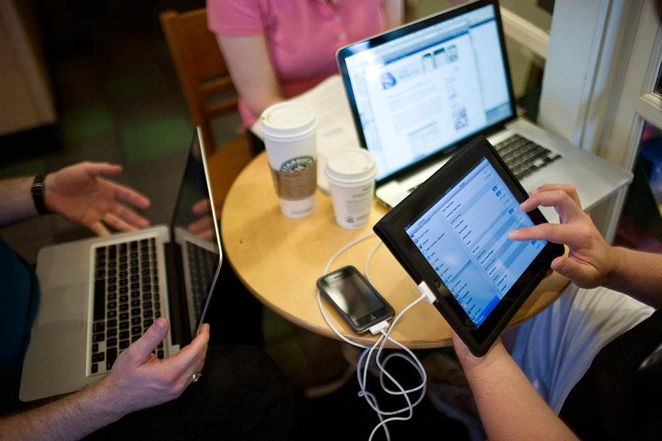 nhung vat dung khong de tren xe troi nang anh 4