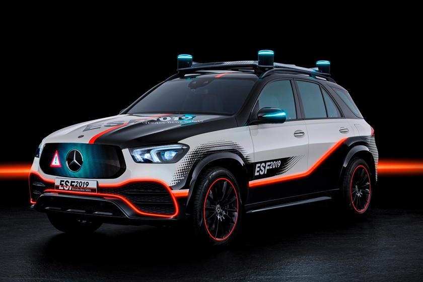 Mercedes GLE nang cap ca tui khi, day an toan lan den chong ngu gat hinh anh