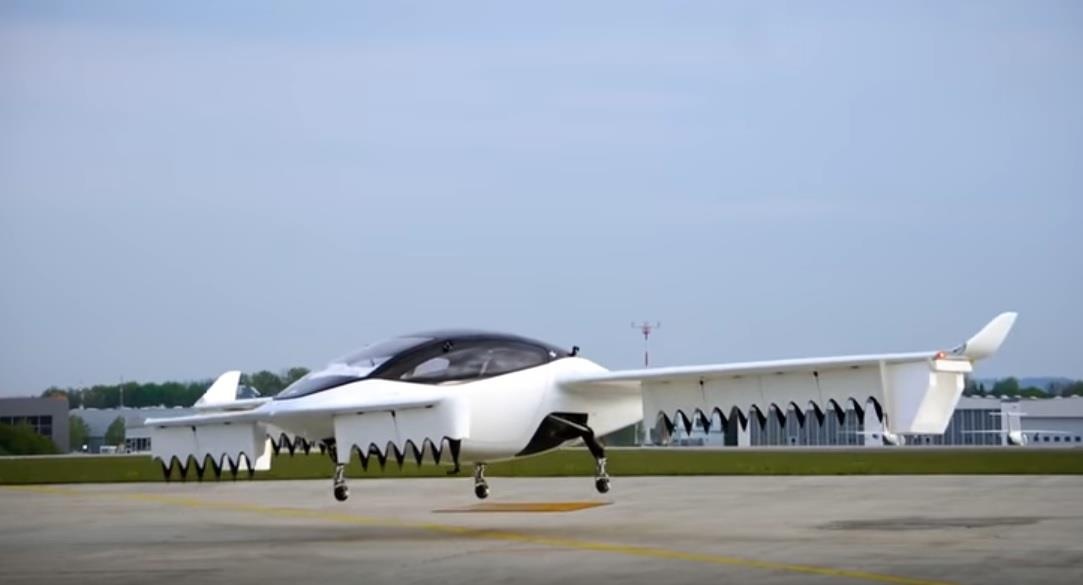 taxi bay cua Duc bay thu thanh cong anh 1