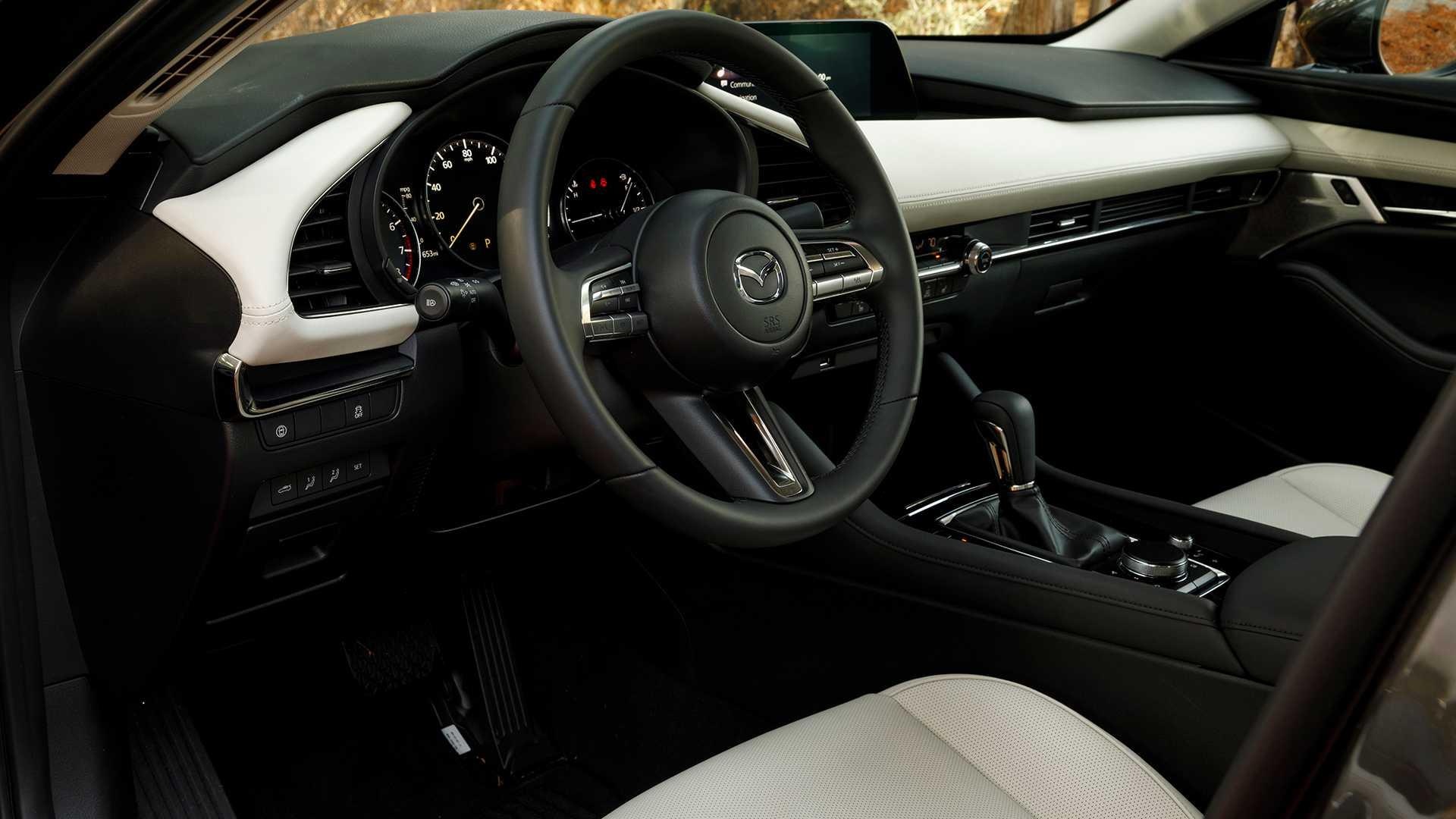 Mazda3 bản động cơ SkyActiv-X tăng giá 25% ảnh 3 Mazda3 ban dong co SkyActiv-X tang gia 25% anh 3