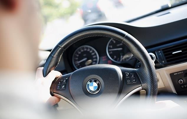 Cam lai BMW co kha nang rat cao pham luat giao thong? hinh anh