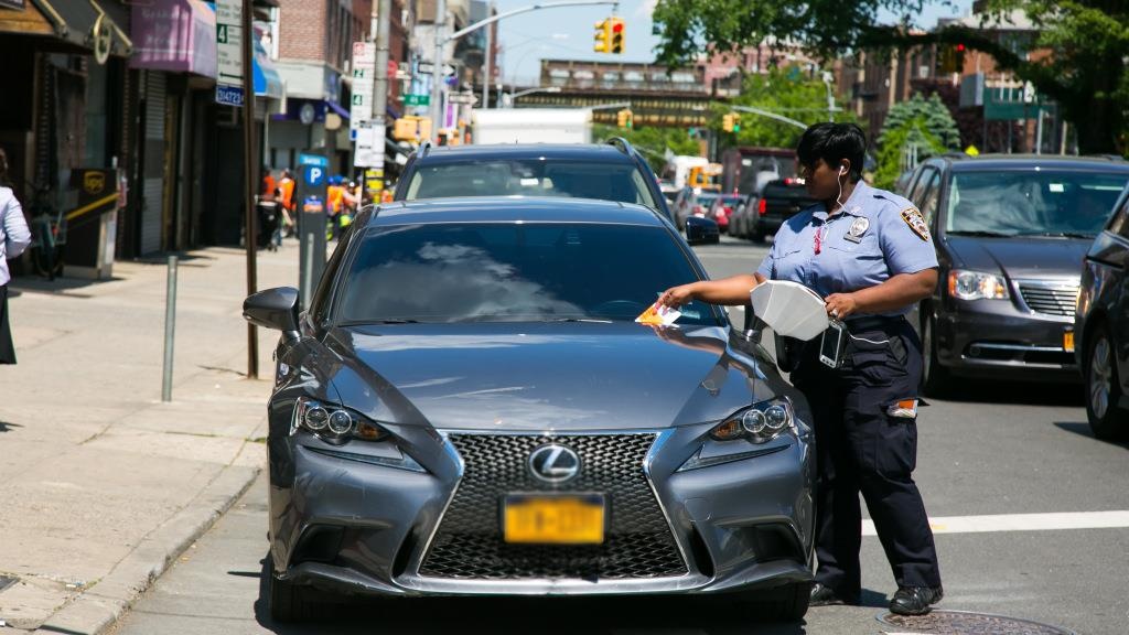 thu hang ty USD moi nam tu ve phat do xe anh 7