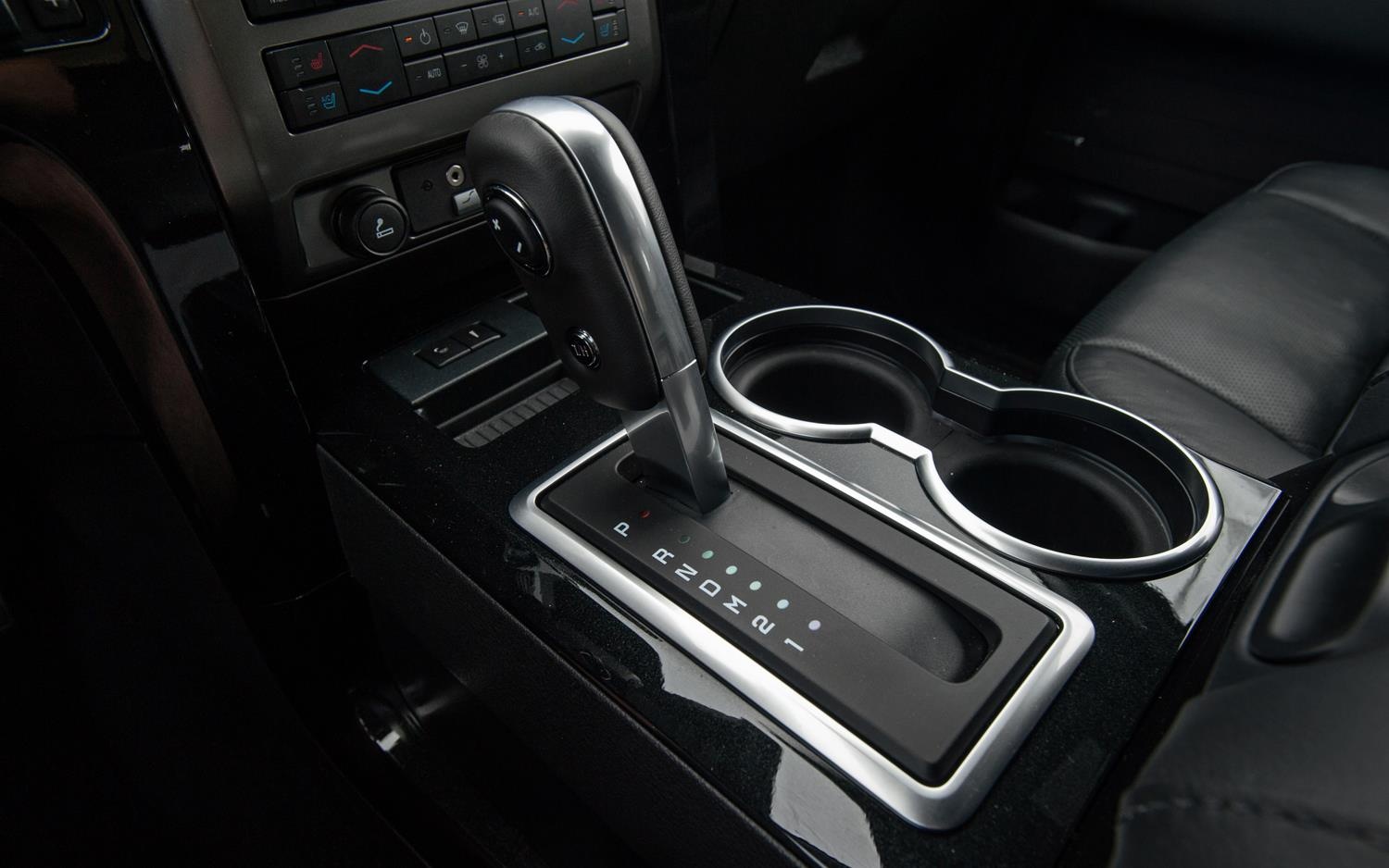 Ford Explorer va F-150 lai gap van de anh 7