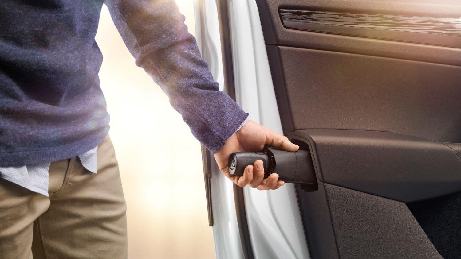 tien ich an tren oto anh 5