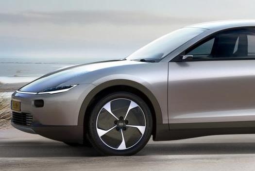 oto chay bang nang luong mat troi anh 3