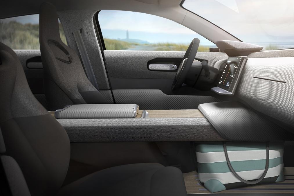 oto chay bang nang luong mat troi anh 9