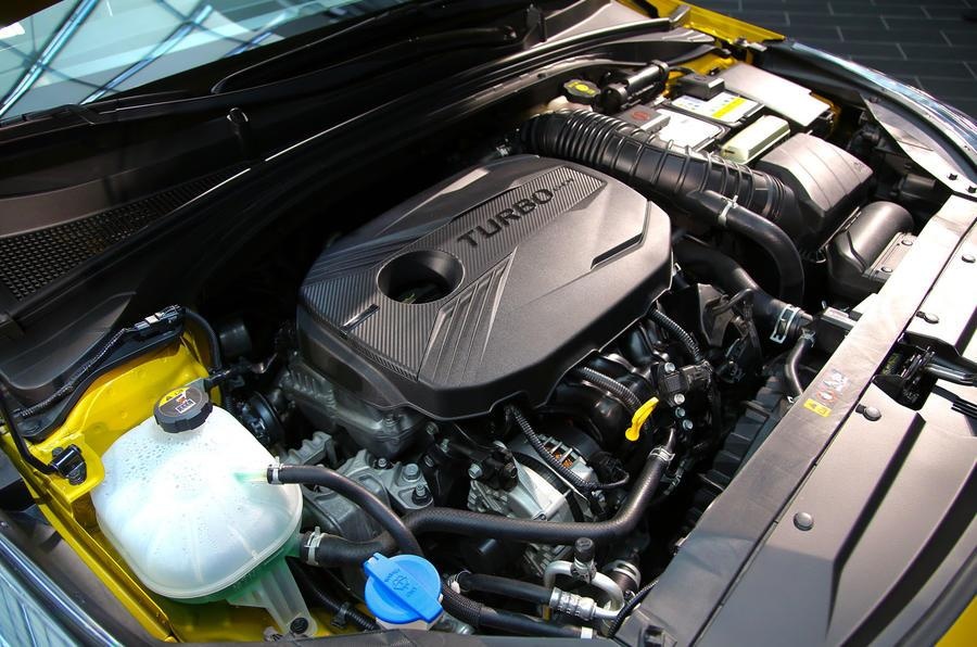 gia ban Kia XCeed moi tai Anh anh 6