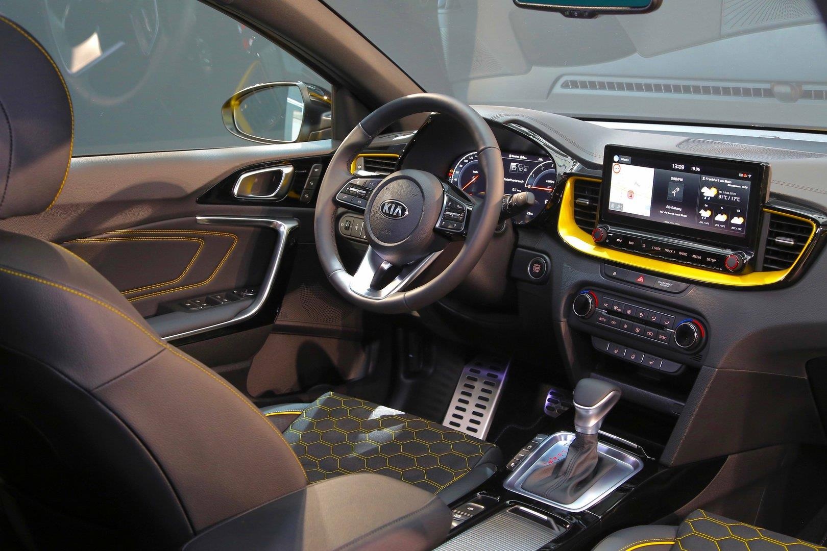 gia ban Kia XCeed moi tai Anh anh 3